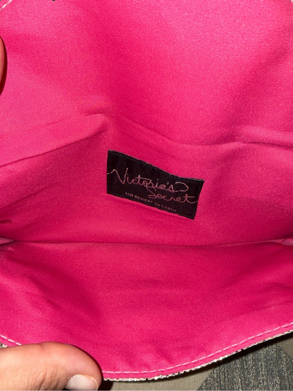 Victoria’s Secret Vintage Silver Glitter Envelope Clutch EUC - Picture 5 of 6